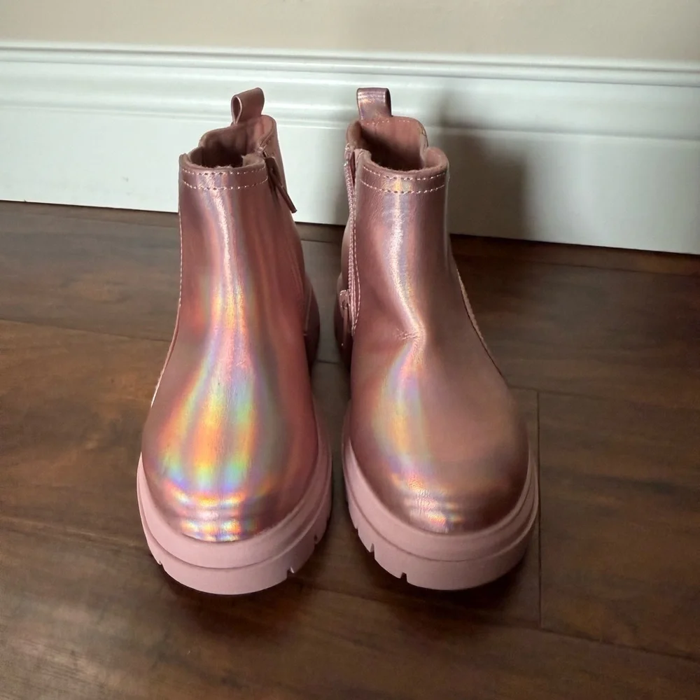 NWOT Blowfish Malibu Carousel Metallic Pink Ankle Boots-Size 11